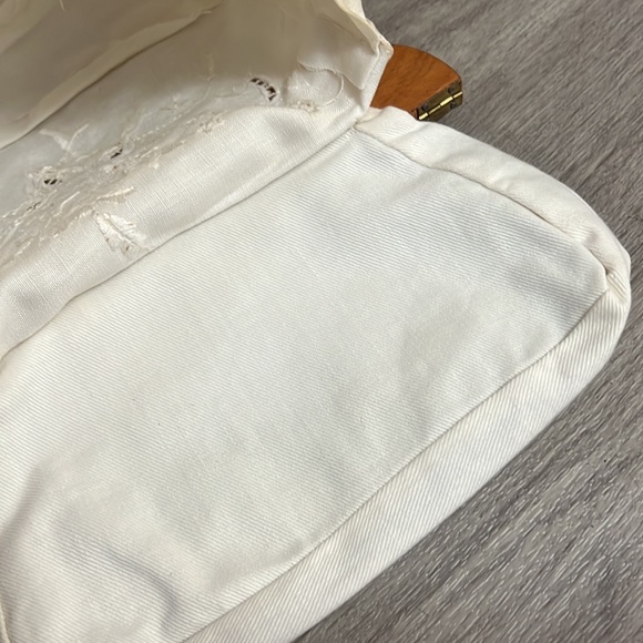 Vintage Linen Handmade Handbag Purse White Wooden Handle With Flower Embroidery - Picture 9 of 10
